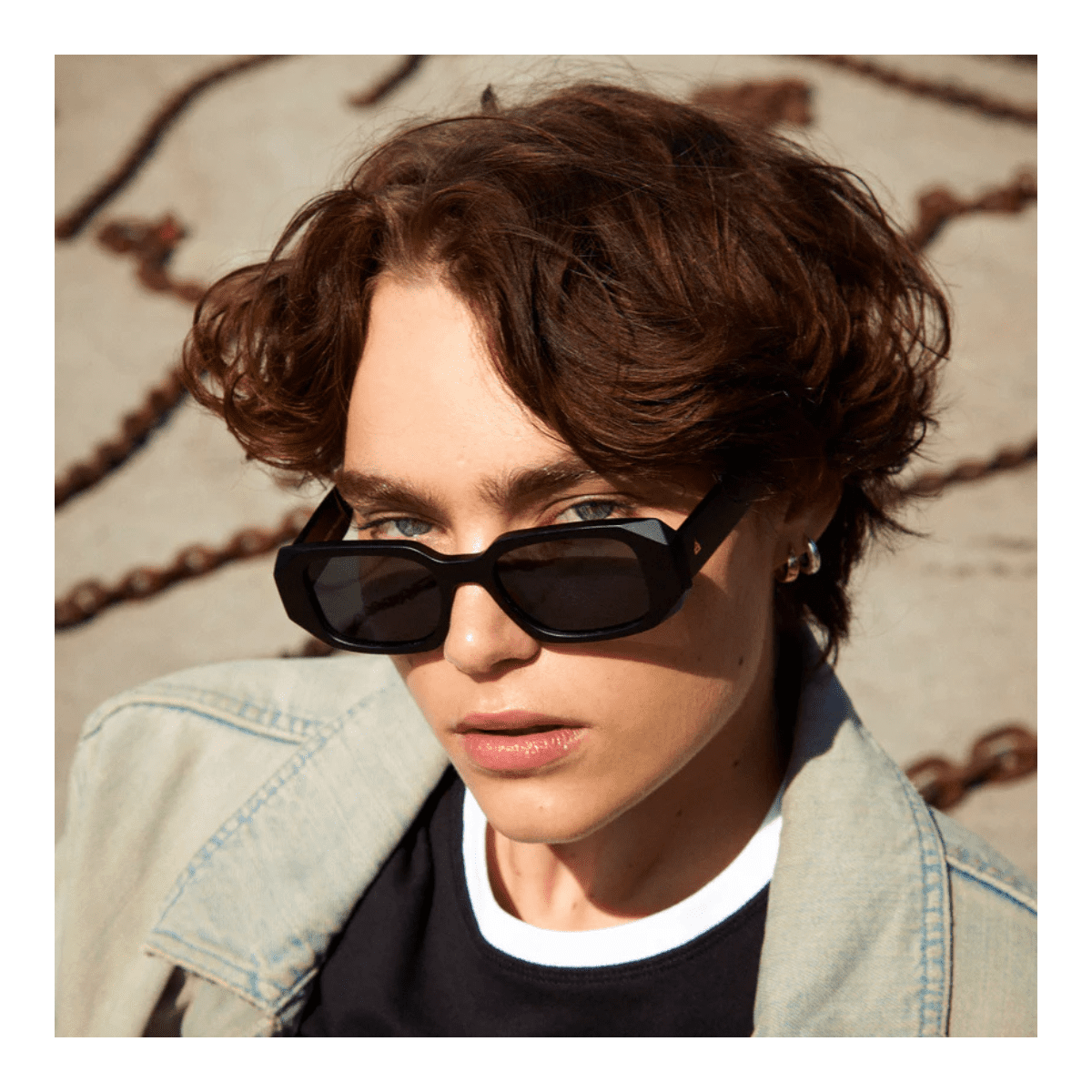 AIRE ASCENDANT 2442280 MATTE BLACK POLARISED GEOMETRIC RECTANGLE UNISEX MODEL SIDE 1
