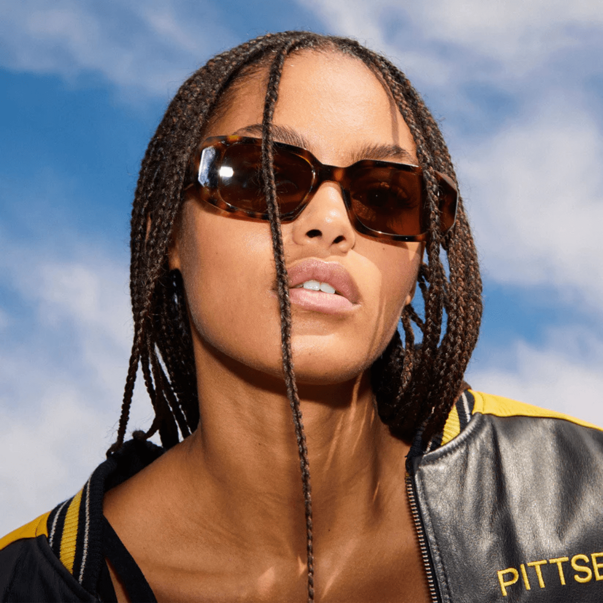 AIRE ASCENDANT 2442281 DARK TORT brown geometric rectangle slim unisex sunglass culture front model