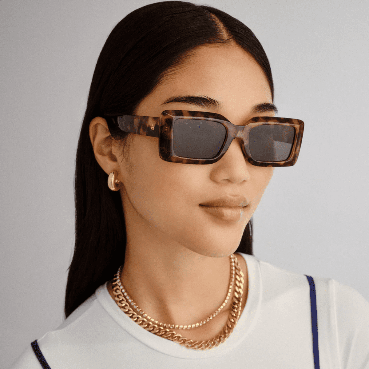 AIRE PARALLAX 2442235 tort unisex rectangle sunglass culture female model