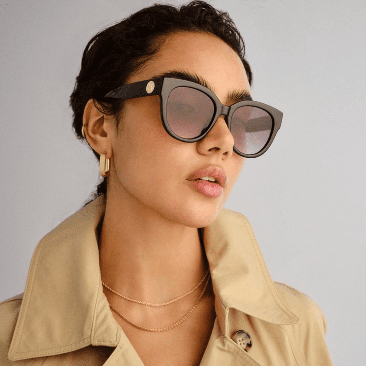 Fiorelli Frances 2547312 Black Smoke Gradient model sunglass culture