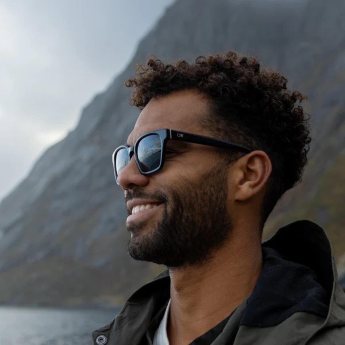 HUNTER_JONES Otis Interlude 203-2401P 52 Eco Black Grey Glass Polarised unisex sunglass culture coomera surf sunnies classic