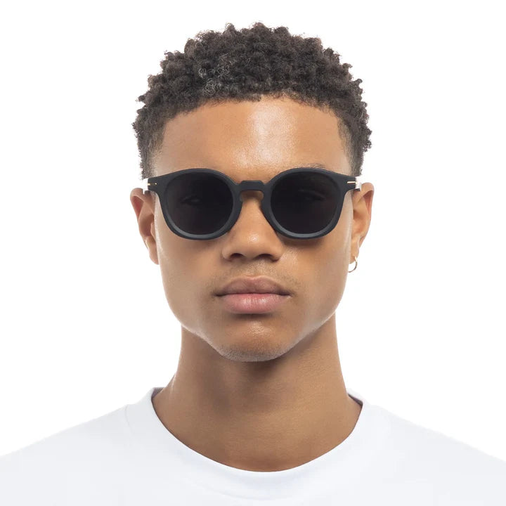 Le Specs Hoodwinked 2452388 Black/Dark Tonal