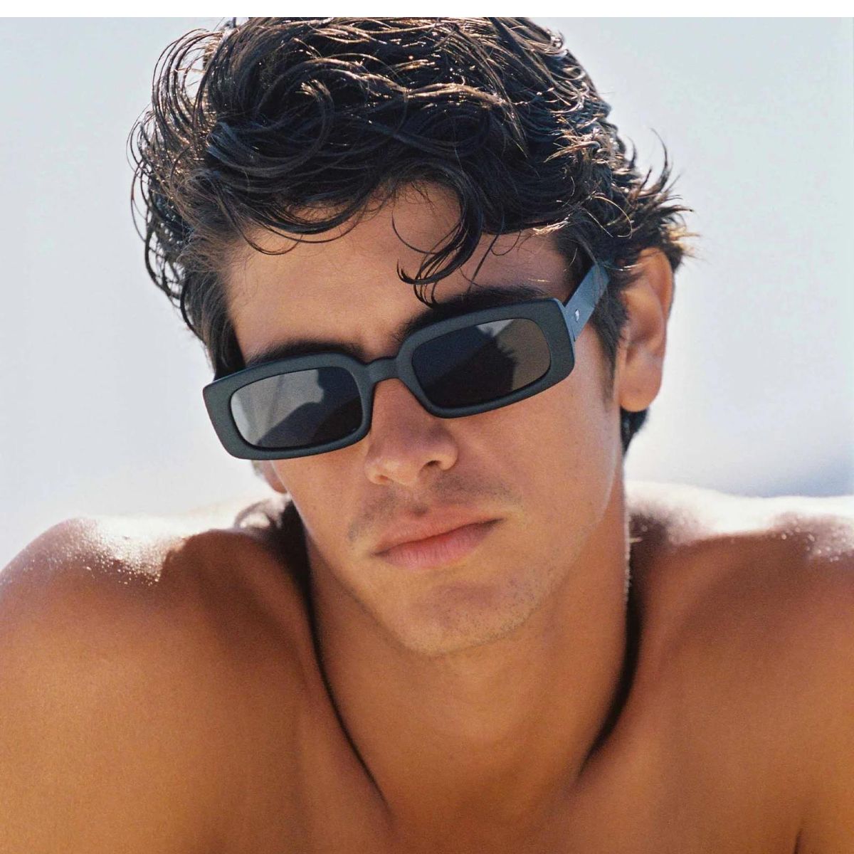 Le Specs Dynamite 2352259 Matte Black Sunglas Culture Side Male Model