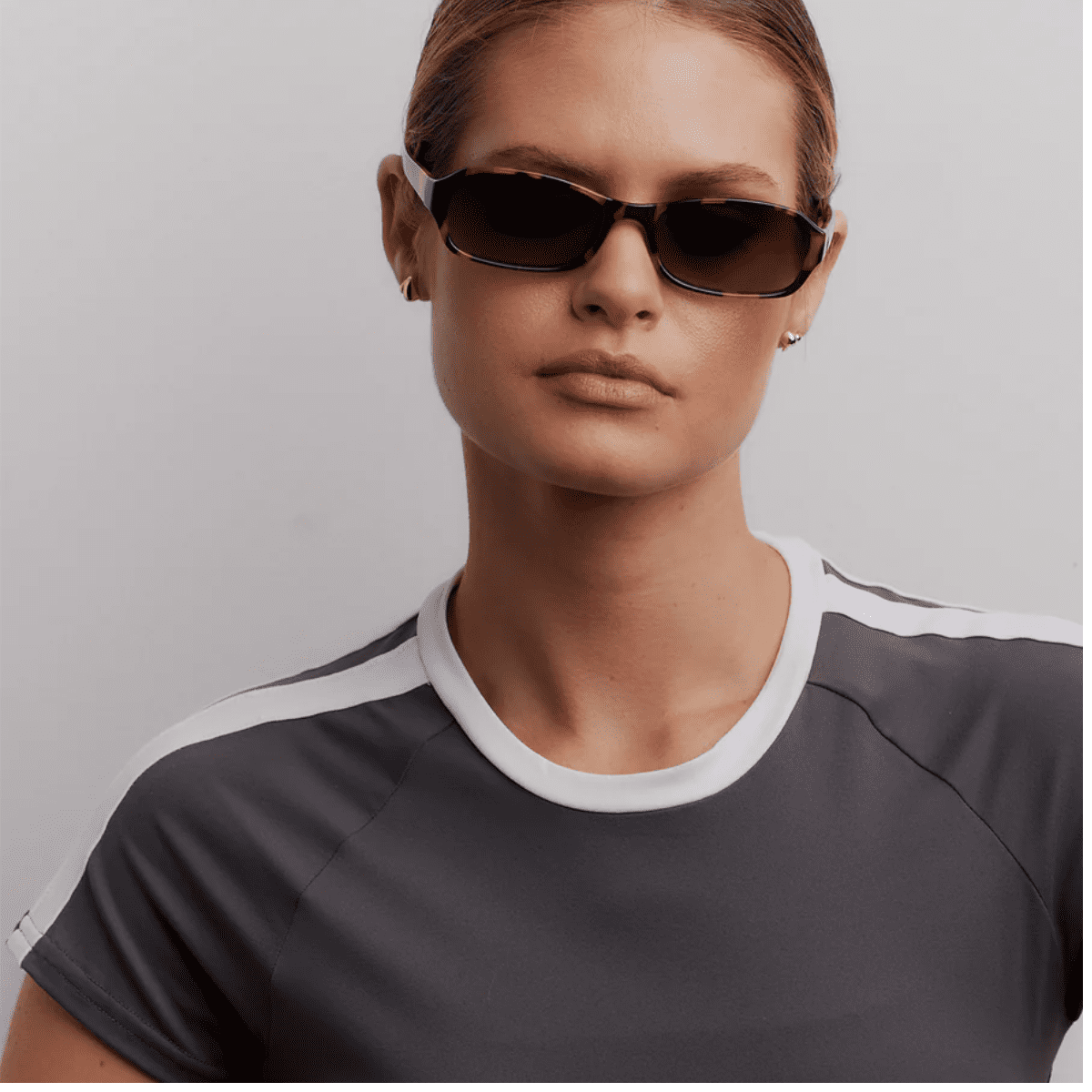 REALITY MILLENNIUM TURTLE slim rectangle rounded unisex sunglass culture front model