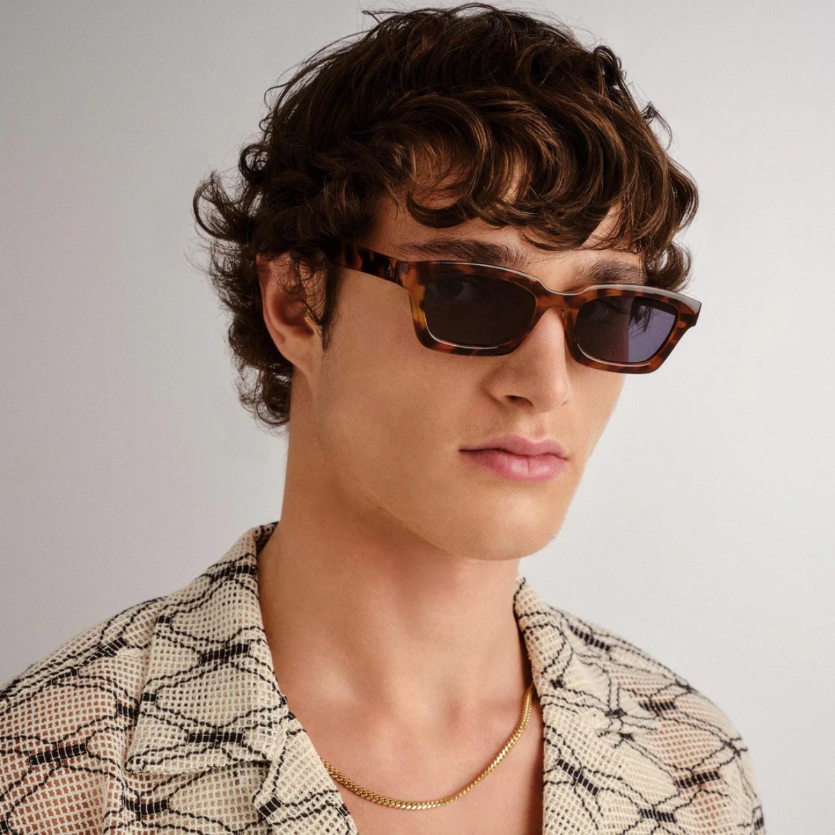 SCULPTOR 2442335 DARK TORT slim sleek sunglass culture coomera sunnies store trend 2026 on male model