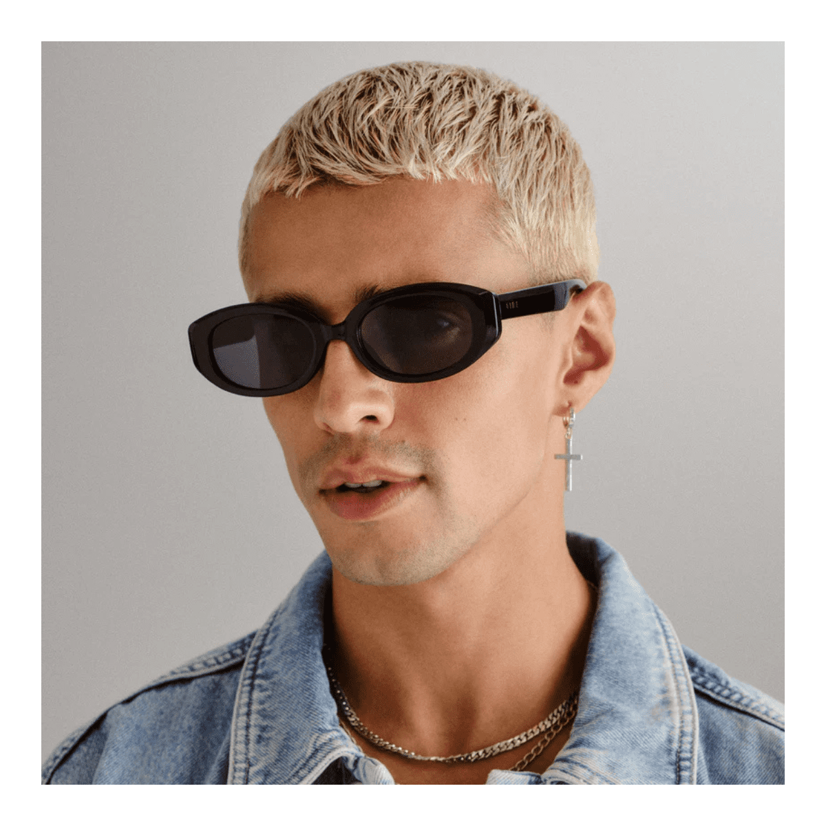 AIRE AFFINITY 2442276 BLACK Oval UNISEX SUNGLASS CULTURE MODEL SIDE