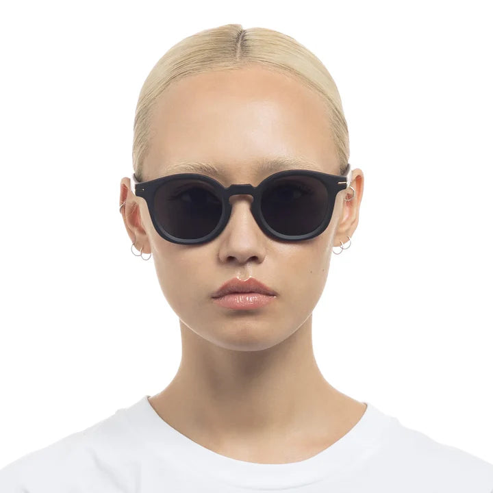 Le Specs Hoodwinked 2452388 Black/Dark Tonal